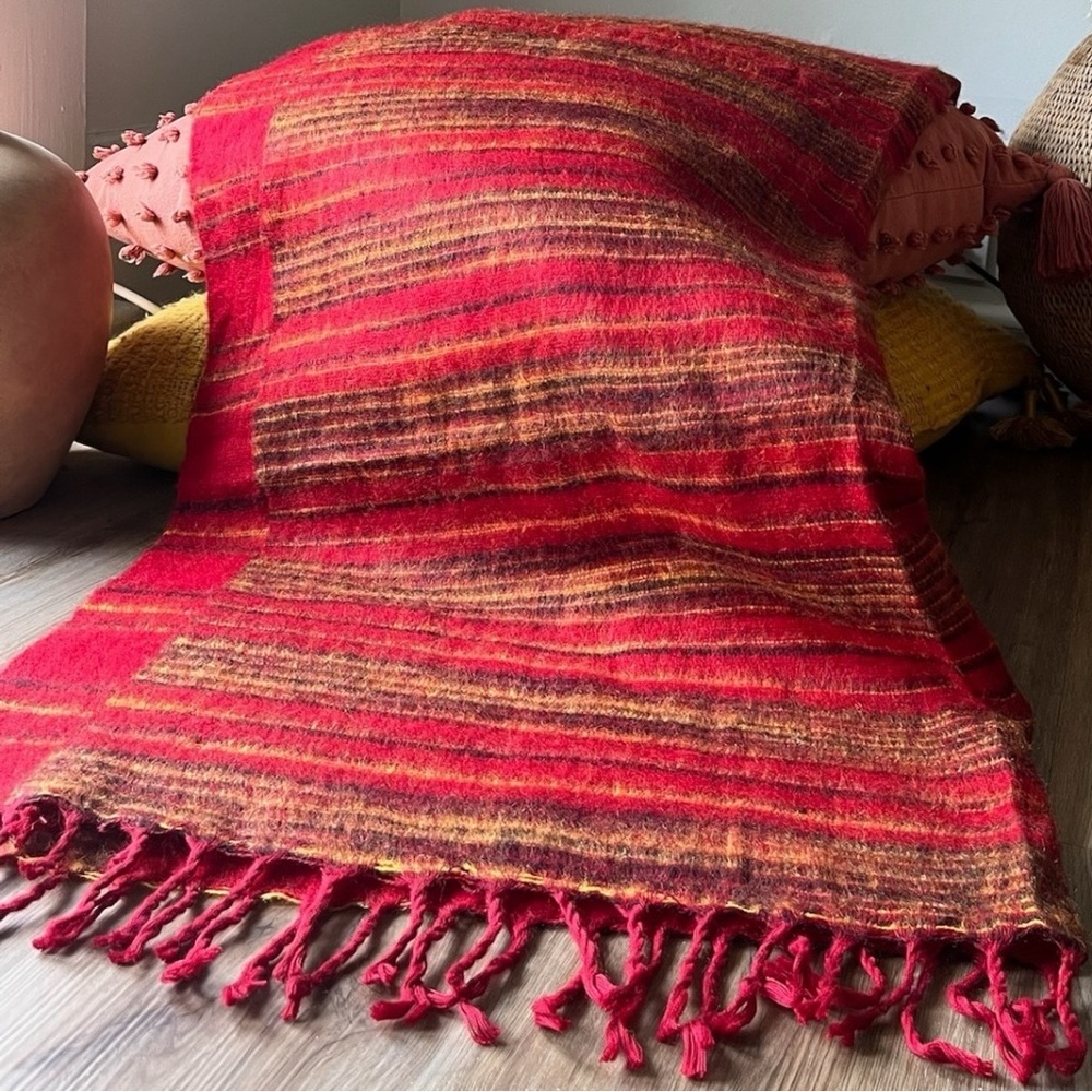 Meditation Blanket · Himalayan Wool & Yak · Travel · Living Ritual - Picture 2 of 5